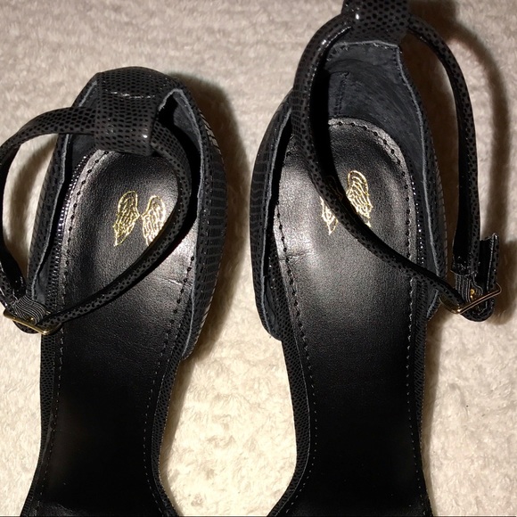 NIB never worn VS black straps heels w/gold detail - Picture 3 of 4